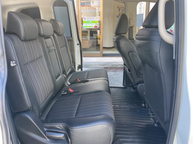 2列目を倒すともっと広々♪大型の荷物も運べます!!