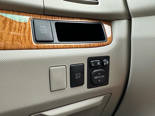 エスティマ G サンルーフ 純正ナビ バックガイドカメラ フルセグTV DVD 後席モニター BLUETOOTH 運転席パワーシート クルーズコントロール ビルトインETC 両側パワースライドドア タイミングチェーン(10枚目)