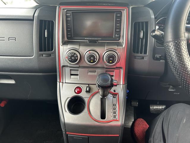 デリカＤ：５ Ｃ２　Ｇ　ナビパッケージ　現状販売　車検Ｒ８年３月　２ＷＤ　ガソリン　８人乗り　両側パワースライドドア　リアゲート自動開閉式　キーレス（19枚目）