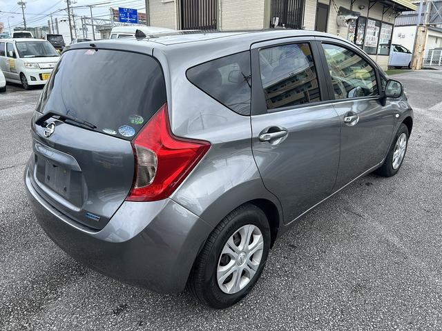 お手頃な乗用車が入庫!Bカメラ付きのナビはテレビの視聴はもちろん、Bluetoothの接続もOK!ETCカードリーダー取付済みなので納車直後から高速道路の利用料金が割引適用!タイヤの状態も◎お早めに!