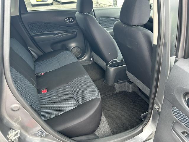 お手頃な乗用車が入庫!Bカメラ付きのナビはテレビの視聴はもちろん、Bluetoothの接続もOK!ETCカードリーダー取付済みなので納車直後から高速道路の利用料金が割引適用!タイヤの状態も◎お早めに!