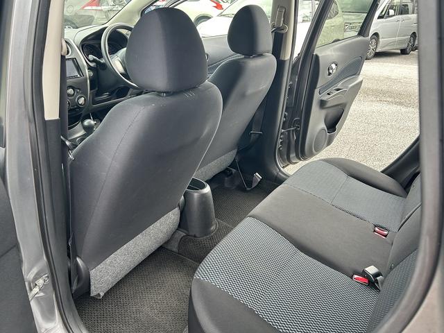 お手頃な乗用車が入庫!Bカメラ付きのナビはテレビの視聴はもちろん、Bluetoothの接続もOK!ETCカードリーダー取付済みなので納車直後から高速道路の利用料金が割引適用!タイヤの状態も◎お早めに!