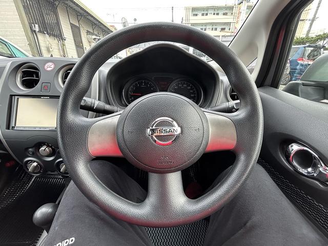 お手頃な乗用車が入庫!Bカメラ付きのナビはテレビの視聴はもちろん、Bluetoothの接続もOK!ETCカードリーダー取付済みなので納車直後から高速道路の利用料金が割引適用!タイヤの状態も◎お早めに!