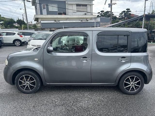 お手頃な乗用車が入庫!Bカメラ付きのナビはテレビの視聴はもちろん、Bluetoothの接続もOK!ETCカードリーダー取付済みなので納車直後から高速道路の利用料金が割引適用!タイヤの状態も◎お早めに!