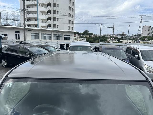 お手頃な乗用車が入庫!Bカメラ付きのナビはテレビの視聴はもちろん、Bluetoothの接続もOK!ETCカードリーダー取付済みなので納車直後から高速道路の利用料金が割引適用!タイヤの状態も◎お早めに!