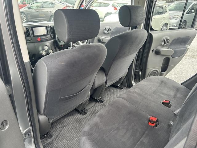 お手頃な乗用車が入庫!Bカメラ付きのナビはテレビの視聴はもちろん、Bluetoothの接続もOK!ETCカードリーダー取付済みなので納車直後から高速道路の利用料金が割引適用!タイヤの状態も◎お早めに!