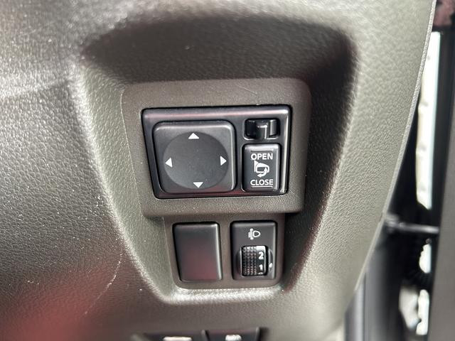 お手頃な乗用車が入庫!Bカメラ付きのナビはテレビの視聴はもちろん、Bluetoothの接続もOK!ETCカードリーダー取付済みなので納車直後から高速道路の利用料金が割引適用!タイヤの状態も◎お早めに!