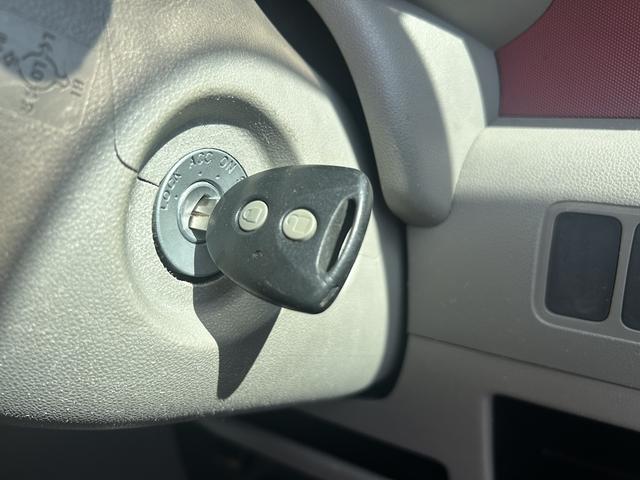 走る・止まる、異常なし！エアコンゴリ冷え！程度良好！今すぐに車が必要な方、最短翌営業日には納車可能となります。現在Ｏ２センサー異常のチェックランプ点灯してますが走行には支障ありませんのでご安心下さい！