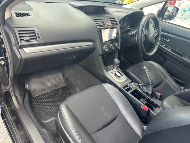 インプレッサＧ４ ２．０ｉ－Ｓアイサイト　２年保証付き　社外フロントグリル　アイサイト搭載車　衝突軽減ブレーキ、車線逸脱警報、リアウィング、４ＷＤ、クルーズコントロール、パドルシフト　１７インチアルミホイール、パワーシート、革巻きステアリング（4枚目）