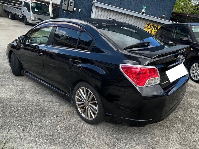 インプレッサＧ４ ２．０ｉ－Ｓアイサイト　２年保証付き　社外フロントグリル　アイサイト搭載車　衝突軽減ブレーキ、車線逸脱警報、リアウィング、４ＷＤ、クルーズコントロール、パドルシフト　１７インチアルミホイール、パワーシート、革巻きステアリング（8枚目）