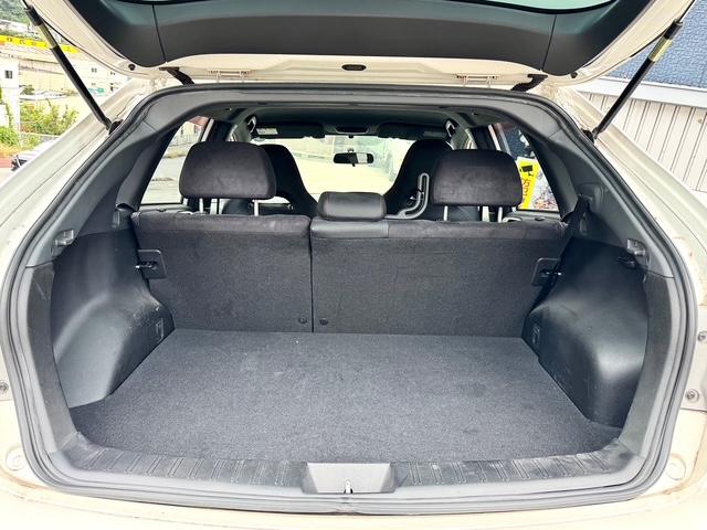 インプレッサ ２．０ｉ－Ｓ　リミテッド　２年保証付き　本土仕入　ディスプレイオーディオ　プッシュスタート　スマートキー　クルーズコントロール　リアスポイラー　純正１７インチアルミホイール　ＨＩＤヘッドライト　パワーシート（7枚目）