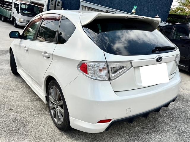 インプレッサ ２．０ｉ－Ｓ　リミテッド　２年保証付き　本土仕入　ディスプレイオーディオ　プッシュスタート　スマートキー　クルーズコントロール　リアスポイラー　純正１７インチアルミホイール　ＨＩＤヘッドライト　パワーシート（10枚目）