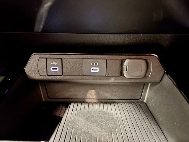 プリウス Ｕ　ＯＰ１０年保証対象車　トヨタセーフティセンス　ディスプレイオーディオ（フルセグＴＶ／Ｂｌｕｅｔｏｏｔｈ／ＵＳＢ）パノラミックビューモニター　レーダークルーズコントロール　ＥＴＣ２．０　シートヒーター（26枚目）