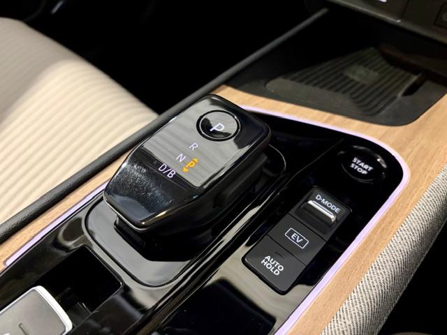 駆動方式	FFトランスミッション	CVT(無段変速車)