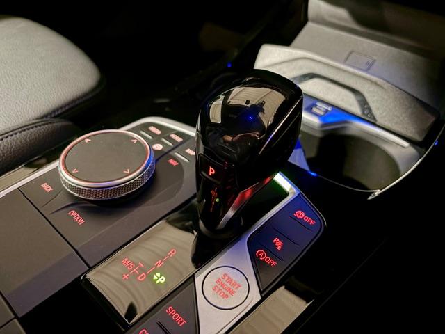 駆動方式	ＦＦトランスミッション	８ＡＴ