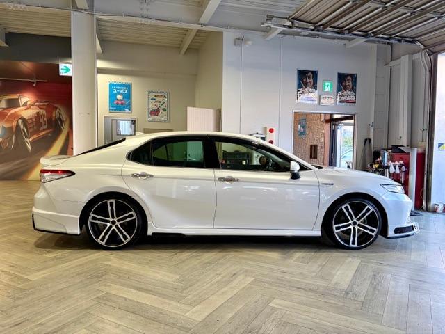 カムリ Ｇ　ワンオーナー　Ｍ’ｚＳＰＥＥＤ　フルエアロ　ジュリア５５５モノブロック鍛造２０インチＡＷ　ＲＳＲ　Ｂｅｓｔ☆１車高調　４本出しエキゾーストカッター　純正ディスプレイオーディオ　パワーシート　ＥＴＣ（5枚目）