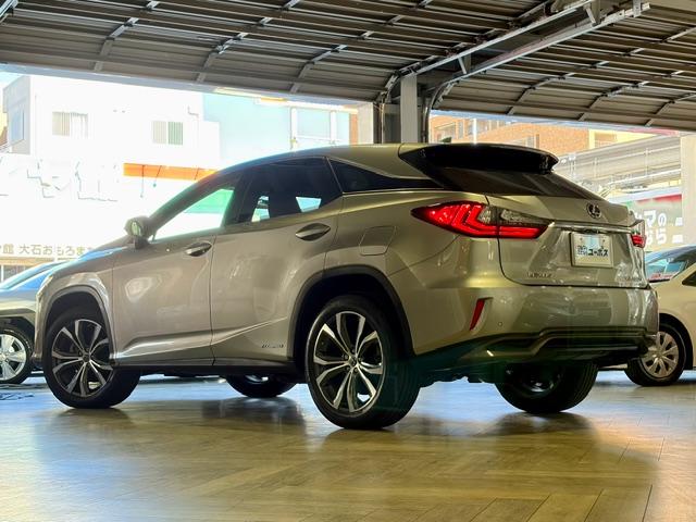 燃料噴射システムＤ‐４Ｓを採用した３．５Ｌ　Ｖ型６気筒エンジンを擁するハイブリッドシステム搭載「ＲＸ４５０ｈ」を設定。