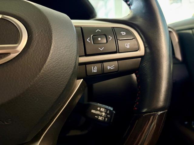 高速道路で使用可能なレーダークルーズコントロール。