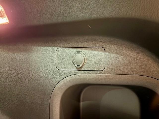 荷室にシガーソケットあり