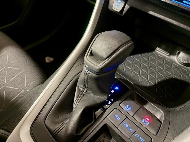 トランスミッション	ＣＶＴ（無段変速車）