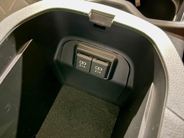 充電ポート（前席）