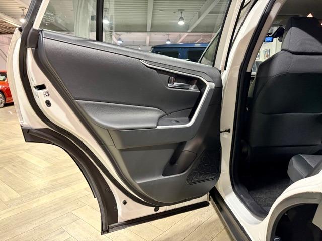 「お問合せはユーポス新都心店まで／０９８－８６０－８８８０お待ちしております」