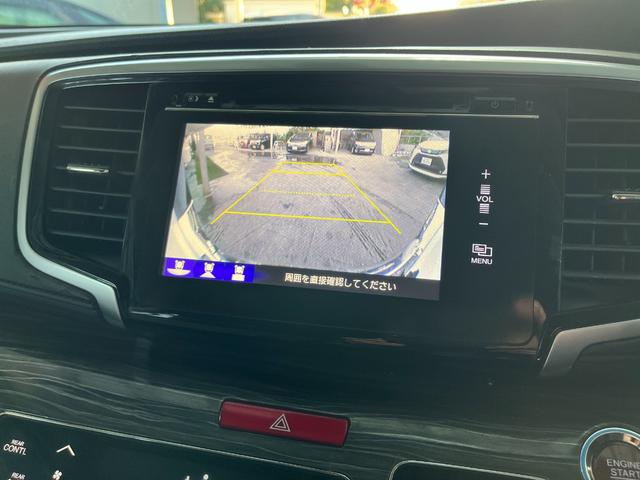 バックカメラ付。ナビで後方の映像が確認できるので安全な駐車をアシストします。