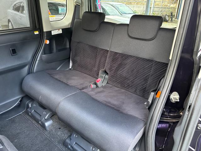 後部座席もゆったり広々♪