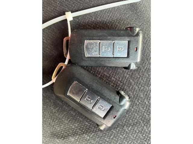 スマートキー２コありますよ☆