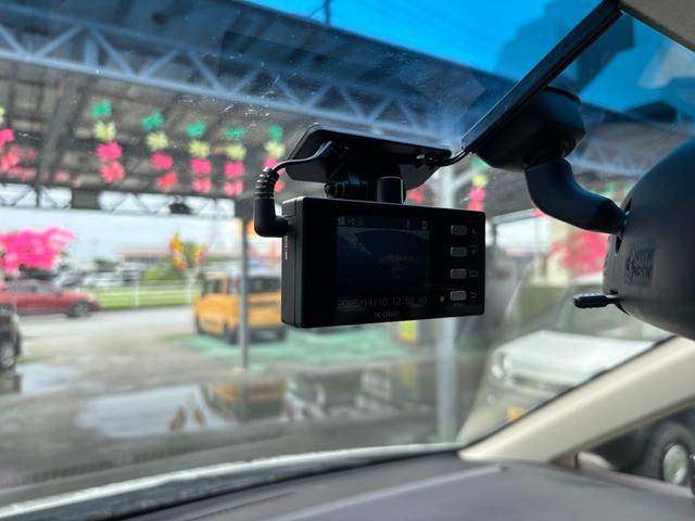 前後ドライブレコーダー付いてます☆