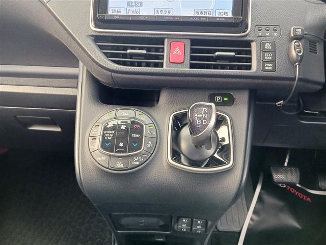 ヴォクシー ハイブリッドV フルセグ メモリーナビ DVD再生 バックカメラ ETC 両側電動スライド LEDヘッドランプ 乗車定員7人 3列シート 記録簿(33枚目)