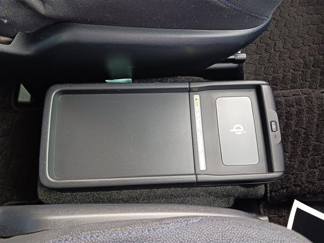 ヴォクシー ハイブリッドV フルセグ メモリーナビ DVD再生 バックカメラ ETC 両側電動スライド LEDヘッドランプ 乗車定員7人 3列シート 記録簿(35枚目)