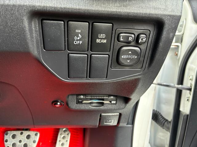 プリウス Ｓツーリングセレクション・Ｇ’ｓ　アルパイン９インチＳＤナビ＆前後ドライブレコーダー　フルセグＴＶ　バックカメラ　Ｇ’ｓ純正１８インチアルミ　ＥＴＣ　字光式プレート（12枚目）