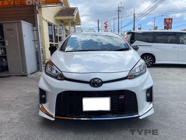 特別仕様車ＧＲスポーツ！本土ＴＯＹＯＴＡディーラー認定中古車歴のワンオーナー修復歴無し！禁煙車両！走行３３００キロと少なめのオススメの低燃費ハイブリッド車です！