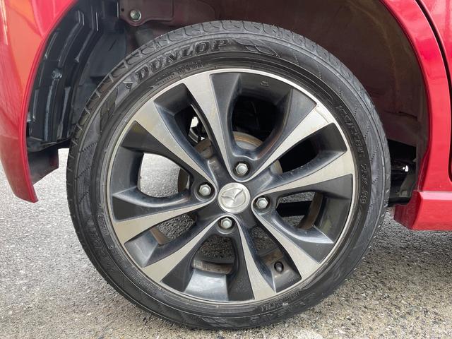 最上位モデル専用デザイン純正１５インチアルミホイル完備しています！