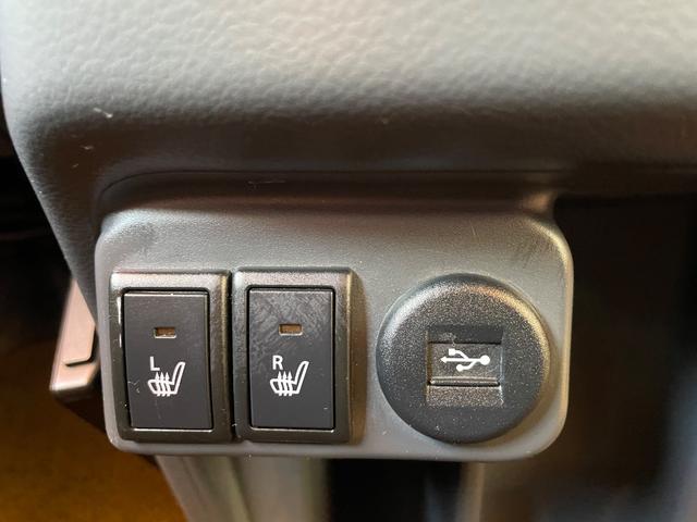 純正ＵＳＢポート＆左右シートヒーター完備しています！