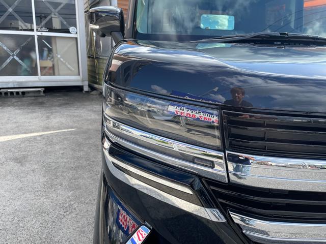 純正ＬＥＤヘッドライト＆オプションのヘッドライトガーニッシュ完備しています！