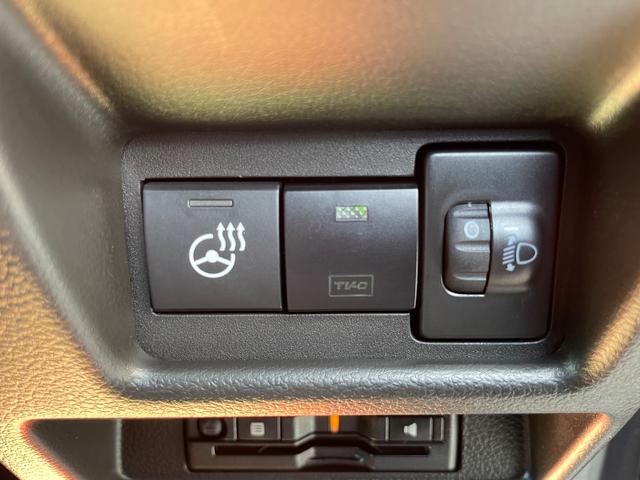 ステアリングヒーター完備しています！