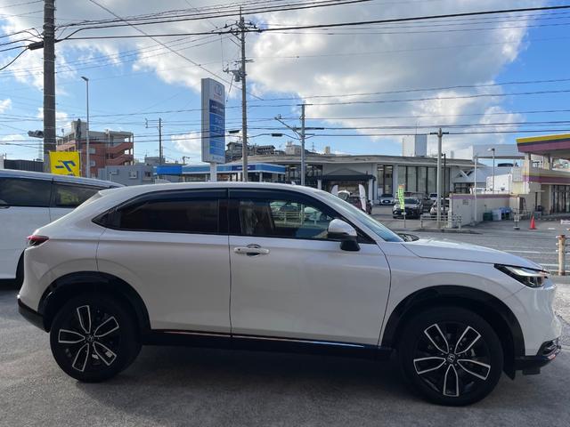 ヴェゼル ｅ：ＨＥＶ　Ｚ　本土車両　ワンオーナー車　ギャザス純正９インチナビ　フルセグＴＶ　ＣａｒＰｌａｙ　Ｂｌｕｅｔｏｏｔｈ　ＥＴＣ２．０　バックモニター　パワーバックドア　ワイヤレス充電　ブラインドスポットモニター（7枚目）