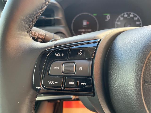 ヴェゼル ｅ：ＨＥＶ　Ｚ　本土車両　ワンオーナー車　ギャザス純正９インチナビ　フルセグＴＶ　ＣａｒＰｌａｙ　Ｂｌｕｅｔｏｏｔｈ　ＥＴＣ２．０　バックモニター　パワーバックドア　ワイヤレス充電　ブラインドスポットモニター（13枚目）