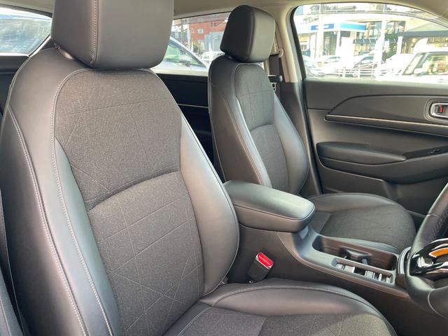 ヴェゼル ｅ：ＨＥＶ　Ｚ　本土車両　ワンオーナー車　ギャザス純正９インチナビ　フルセグＴＶ　ＣａｒＰｌａｙ　Ｂｌｕｅｔｏｏｔｈ　ＥＴＣ２．０　バックモニター　パワーバックドア　ワイヤレス充電　ブラインドスポットモニター（23枚目）