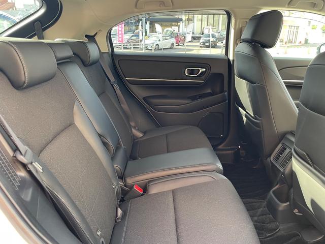 ヴェゼル ｅ：ＨＥＶ　Ｚ　本土車両　ワンオーナー車　ギャザス純正９インチナビ　フルセグＴＶ　ＣａｒＰｌａｙ　Ｂｌｕｅｔｏｏｔｈ　ＥＴＣ２．０　バックモニター　パワーバックドア　ワイヤレス充電　ブラインドスポットモニター（24枚目）