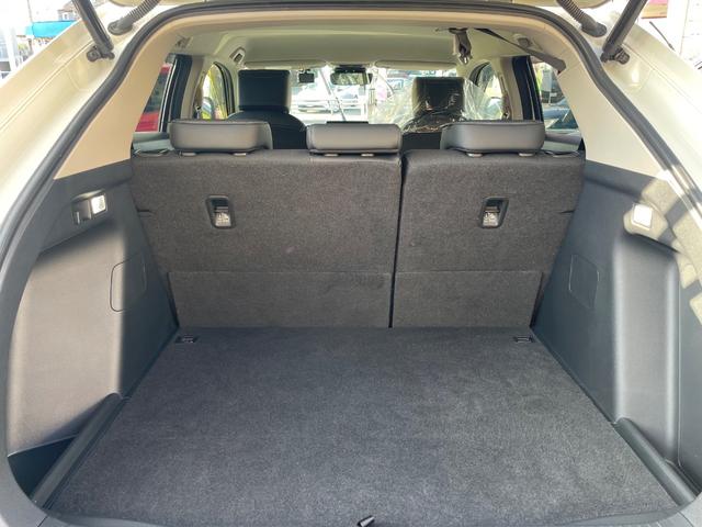 ヴェゼル ｅ：ＨＥＶ　Ｚ　本土車両　ワンオーナー車　ギャザス純正９インチナビ　フルセグＴＶ　ＣａｒＰｌａｙ　Ｂｌｕｅｔｏｏｔｈ　ＥＴＣ２．０　バックモニター　パワーバックドア　ワイヤレス充電　ブラインドスポットモニター（28枚目）