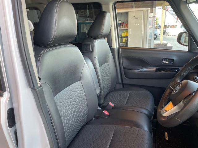 特別仕様車アーバンクロム専用デザインハーフレザーシート完備しています！