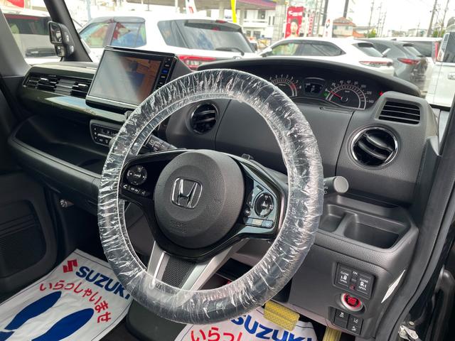 当社販売車両は全車外装磨き上げ＆撥水コート施工＆ルームクリーニング済みのお車です！綺麗な状態で販売前にも展示を行っています。