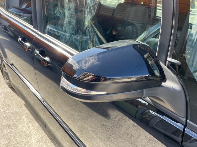 スマートキー開閉連動オートミラー完備しています！