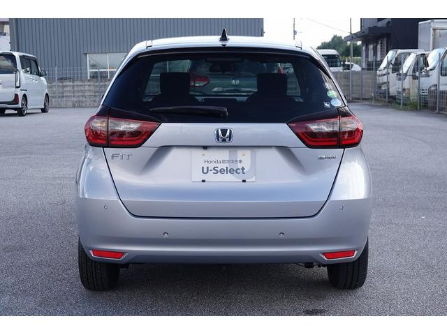 フィット e:HEVベーシック 純正ナビ スマートキー、ETC、リアカメラ、カーナビ、オーディオCD、フロアマット、ドアバイザー 内地仕入れ 防錆済 カーテンエアバッグ USBポート Rカメ アイドリングストップ LEDヘッド(3枚目)