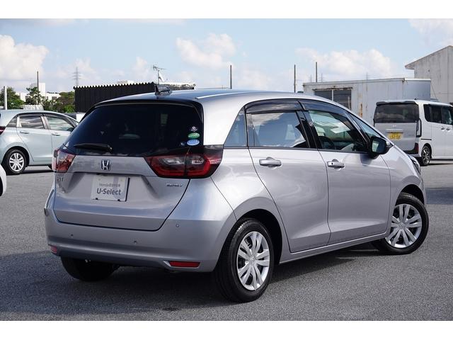 フィット e:HEVベーシック 純正ナビ スマートキー、ETC、リアカメラ、カーナビ、オーディオCD、フロアマット、ドアバイザー 内地仕入れ 防錆済 カーテンエアバッグ USBポート Rカメ アイドリングストップ LEDヘッド(8枚目)