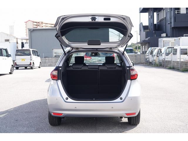 フィット e:HEVベーシック 純正ナビ スマートキー、ETC、リアカメラ、カーナビ、オーディオCD、フロアマット、ドアバイザー 内地仕入れ 防錆済 カーテンエアバッグ USBポート Rカメ アイドリングストップ LEDヘッド(25枚目)