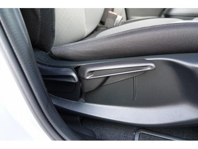 フィット e:HEVベーシック 純正ナビ スマートキー、ETC、リアカメラ、カーナビ、オーディオCD、フロアマット、ドアバイザー 内地仕入れ 防錆済 カーテンエアバッグ USBポート Rカメ アイドリングストップ LEDヘッド(26枚目)